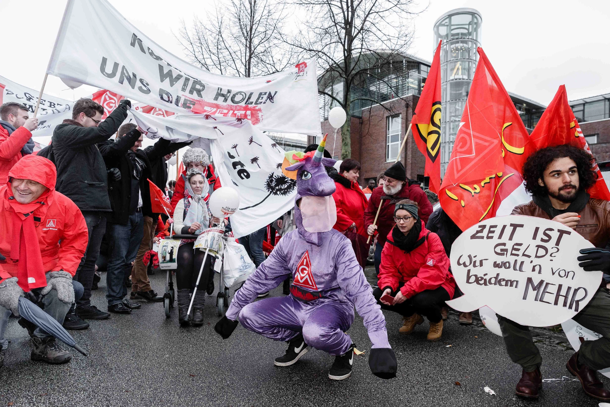 Tarifrunde 2018 Metall und Elektro: Aktion 2. Verhandlung in Lübeck
